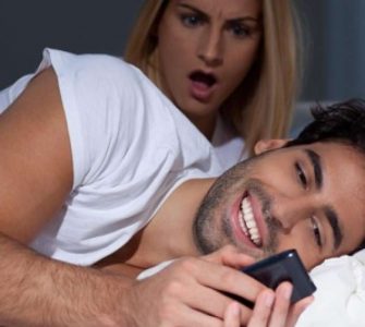 5 Ways To Spy On Husband's Phone Without Him Knowing